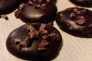 Palets de chocolat noir au grué de chocolat