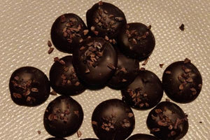 Charger l&#39;image dans la galerie, Palets de chocolat noir au grué de chocolat